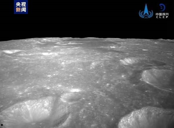 嫦娥六号拍的月球背面照片来了：月面纹理清晰可见 陨石坑遍布