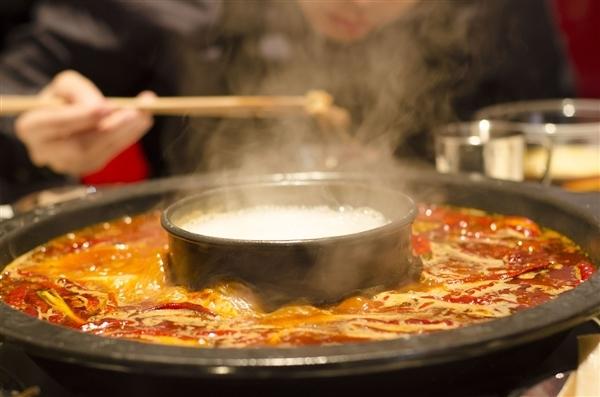 火锅店必点菜品：小酥肉一年卖出100亿元