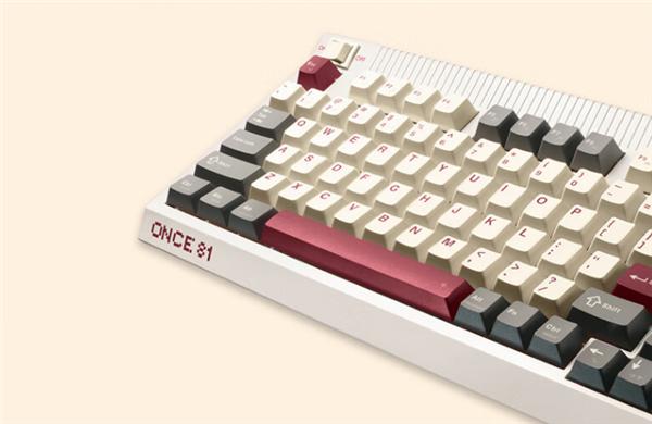 499元 雷神ONCE81三模机械键盘上市：红白机配色